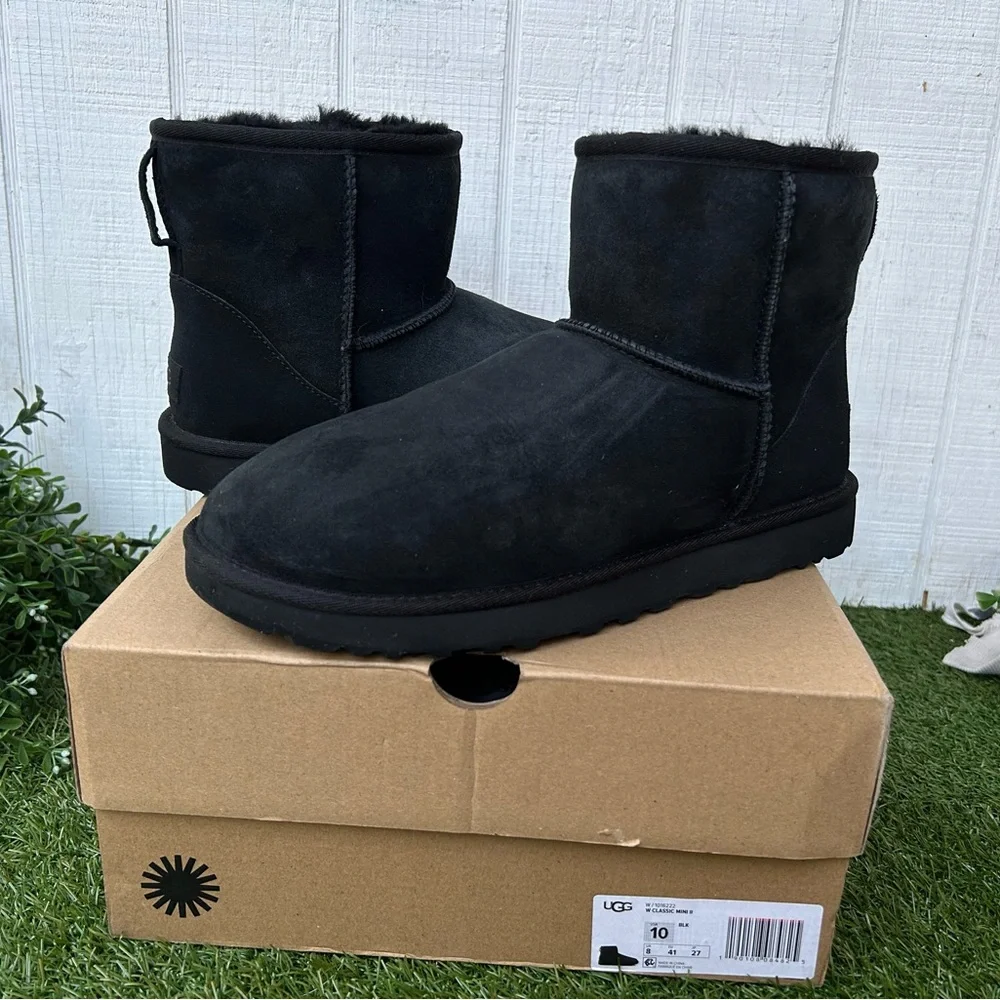 UGG Classic mini II black winter boots women SIZE 10 gently used